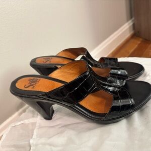 Sofft Glossy Black Heeled Sandals